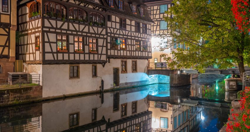 Yel Değirmenlerinden Eyfel’e  Benelüks & Paris & Almanya  Türk Havayolları İle - 7 Gece  8 Gün